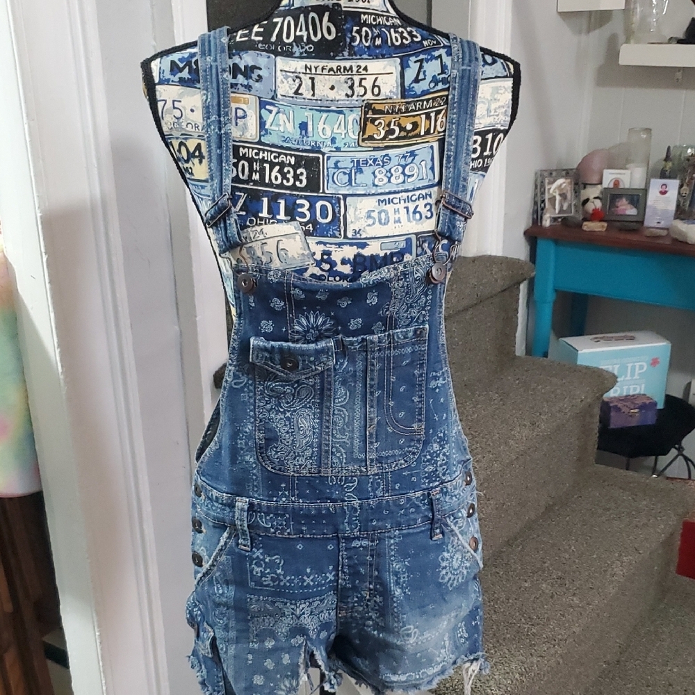 Blue Denim Patterned Ripped Overall Shorts! - Picture 4 of 15